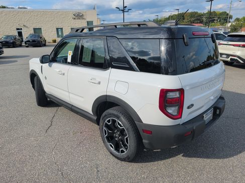 Used 2025 Ford Bronco Sport Outer Banks AWD/4WD image 5