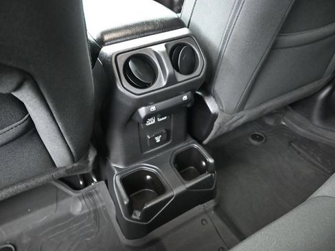 Used 2023 Jeep Gladiator Rubicon AWD/4WD image 20