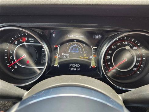 Used 2022 Jeep Wrangler Unlimited Rubicon AWD/4WD image 11