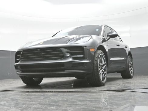 Used 2020 Porsche Macan AWD/4WD image 24