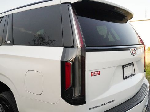 Used 2023 Cadillac Escalade V AWD/4WD image 39