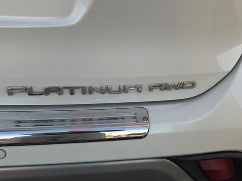 Used 2021 Toyota Highlander Platinum AWD/4WD image 5