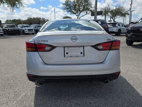 Certified 2025 Nissan Altima 2.5 SR image 7