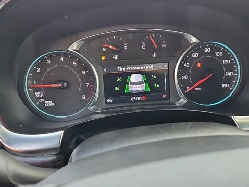 Used 2023 Chevrolet Traverse LT FWD image 14