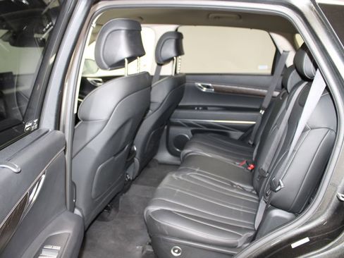 Used 2024 Genesis GV80 2.5T image 17