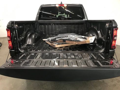 New 2026 RAM 1500 4x4 Crew Cab image 38