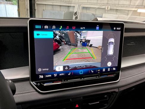 New 2026 Volkswagen Tiguan SE FWD image 20