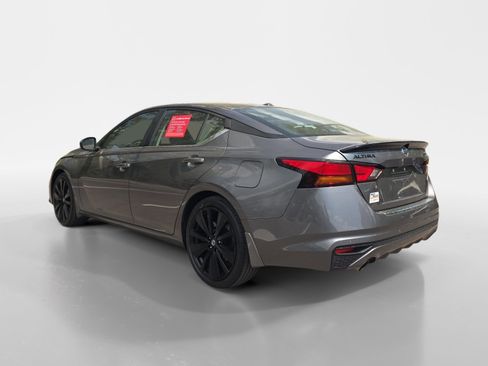 Certified 2022 Nissan Altima 2.5 SR w/ Midnight Edition Package FWD image 3