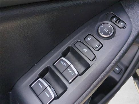 Used 2019 Honda Accord EX-L image 12