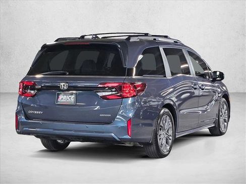 Used 2025 Honda Odyssey Touring image 5