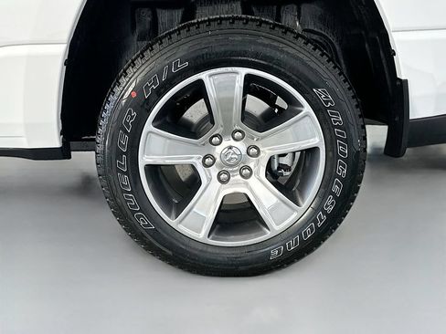 New 2026 RAM 1500 Express AWD/4WD image 16