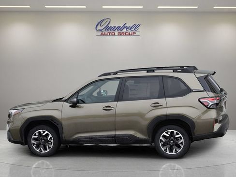 Used 2026 Subaru Forester Premium AWD/4WD image 6