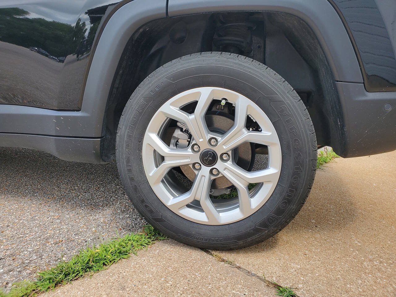 Used 2025 Jeep Compass Latitude w/ Convenience Group AWD/4WD image 9