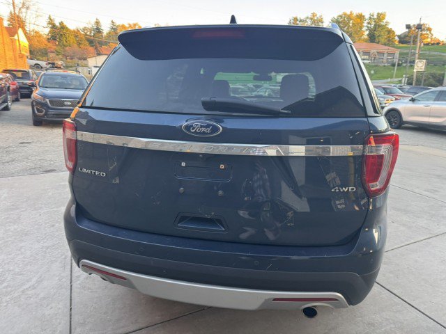 Used 2017 Ford Explorer Limited w/ Equipment Group 301A AWD/4WD image 4
