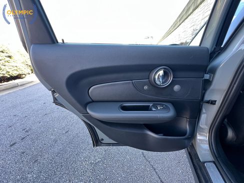 Used 2017 MINI Cooper Clubman ALL4 w/ Premium Package image 46