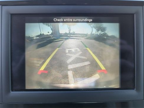 Used 2021 Chrysler Voyager Lxi image 30