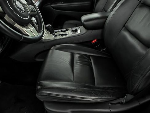 Used 2013 Jeep Grand Cherokee Limited AWD/4WD image 16
