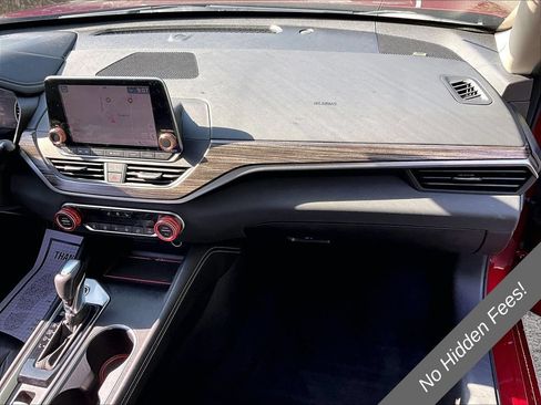 Used 2019 Nissan Altima 2.5 Platinum FWD image 15