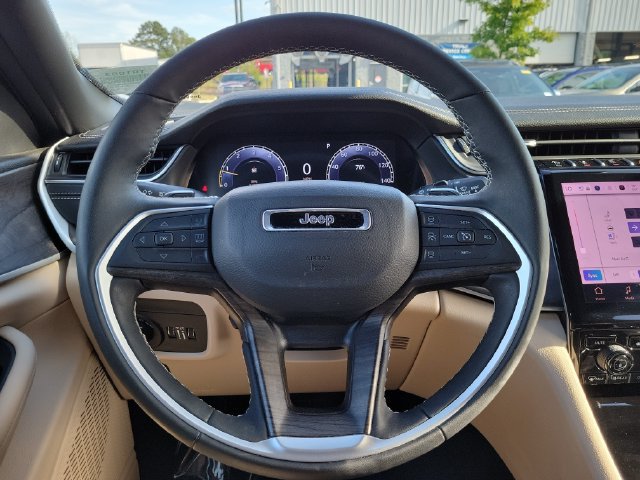 Certified 2025 Jeep Grand Cherokee Limited w/ Luxury Tech Group II RWD image 24