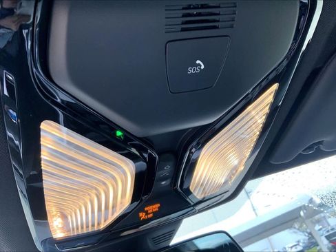 New 2026 BMW 330i Sedan w/ M Sport Package image 18