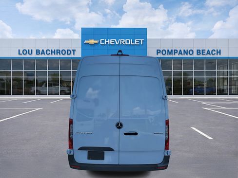 Used 2025 Mercedes-Benz Sprinter 2500 image 4