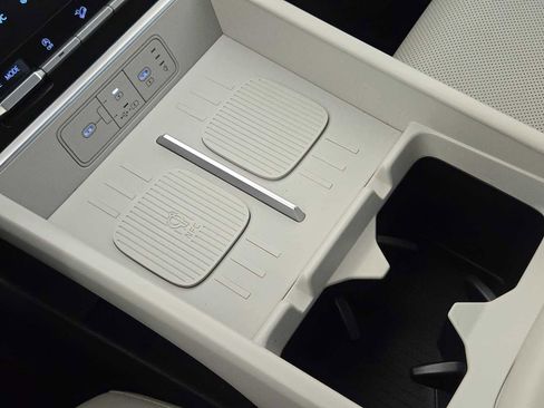 Used 2025 Hyundai Santa Fe SEL image 19