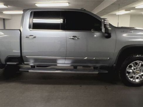 Used 2024 Chevrolet Silverado 2500 High Country w/ High Country Premium Package image 9