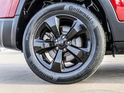 Used 2019 Jeep Cherokee Latitude Plus image 9