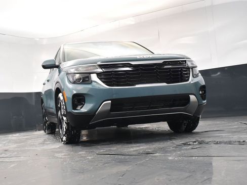 Used 2024 Kia Seltos EX image 24