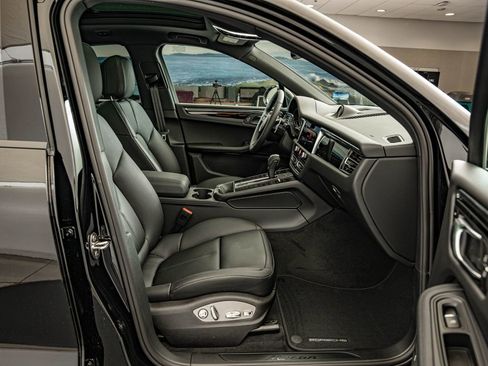 New 2026 Porsche Macan AWD/4WD image 39