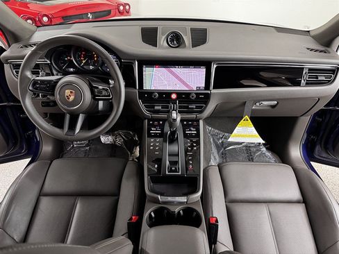 Used 2025 Porsche Macan w/ Premium Package Plus AWD/4WD image 30