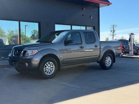 Used 2019 Nissan Frontier SV AWD/4WD image 16