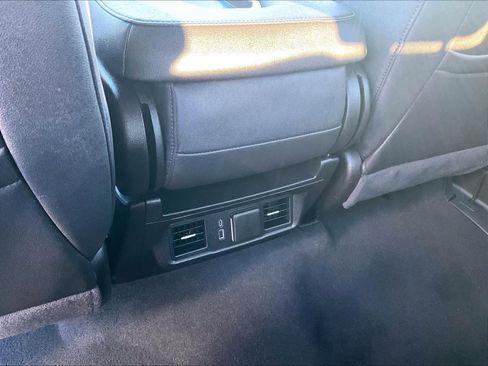 Used 2024 GMC Sierra 1500 SLT image 42