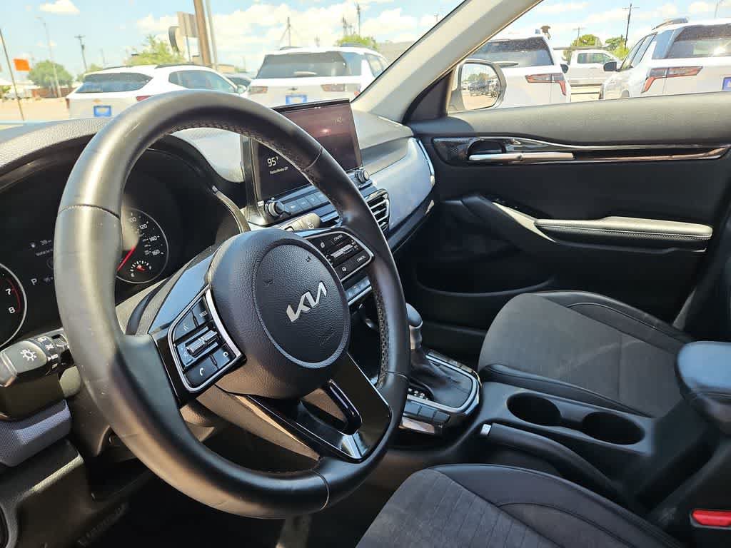 Used 2022 Kia Seltos S FWD image 10