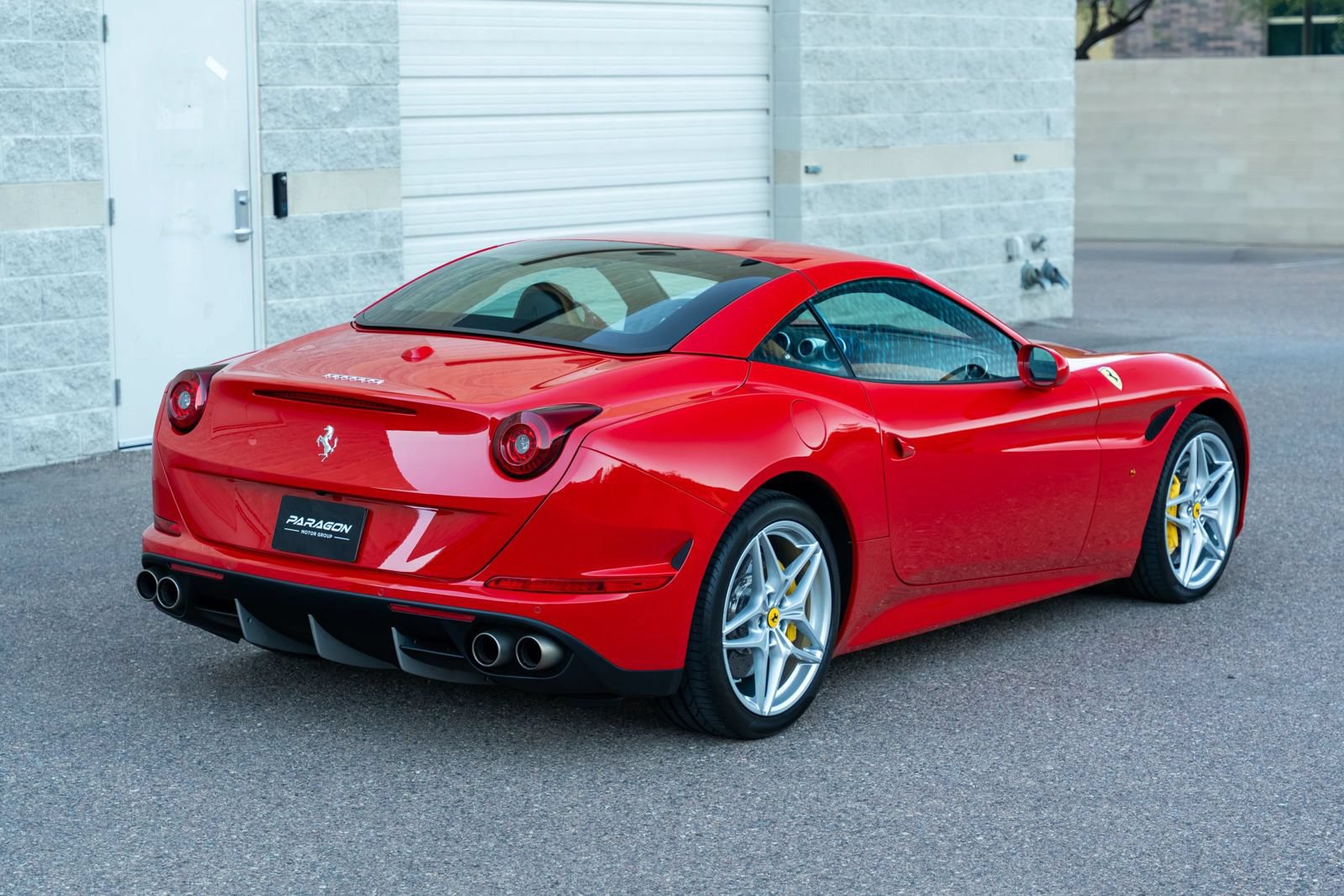Used 2015 Ferrari California T RWD image 25