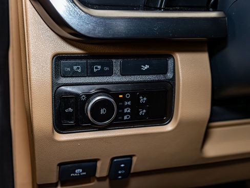 Used 2023 Ford F250 Lariat w/ Lariat Ultimate Package image 16