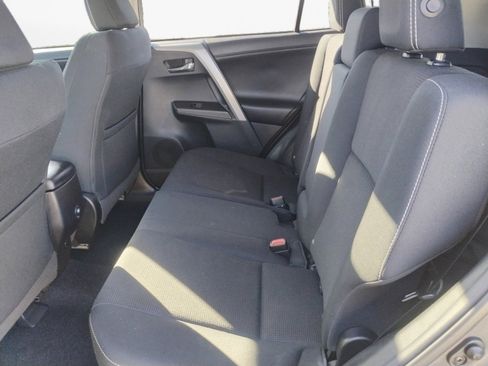 Used 2018 Toyota RAV4 XLE image 15