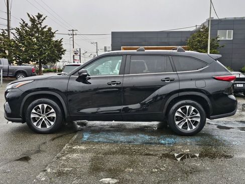 Used 2023 Toyota Highlander XLE image 4