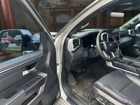 Used 2022 Toyota Tundra Platinum w/ Advanced Package AWD/4WD image 14