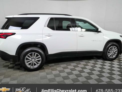 Certified 2023 Chevrolet Traverse LT FWD image 2