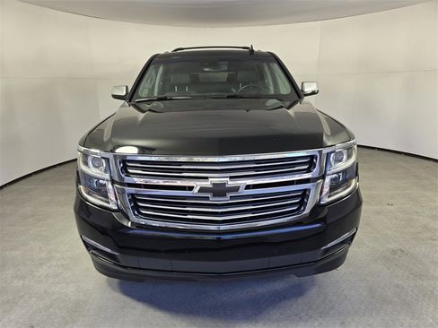 Used 2019 Chevrolet Suburban Premier image 2