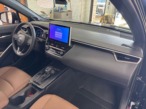 Used 2026 Toyota Corolla Cross XLE image 52