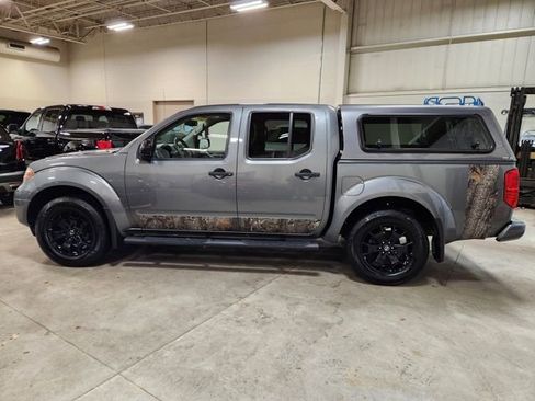 Used 2020 Nissan Frontier SV w/ Midnight Edition Floor Mats image 6