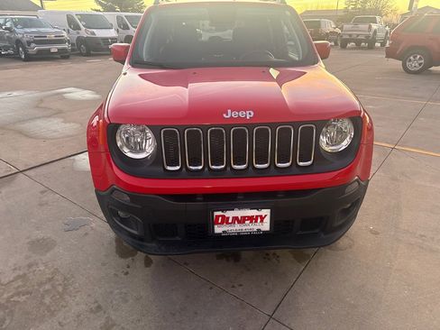 Used 2018 Jeep Renegade Latitude w/ Cold Weather Group image 8