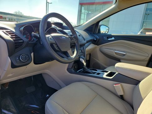 Used 2018 Ford Escape SE image 19