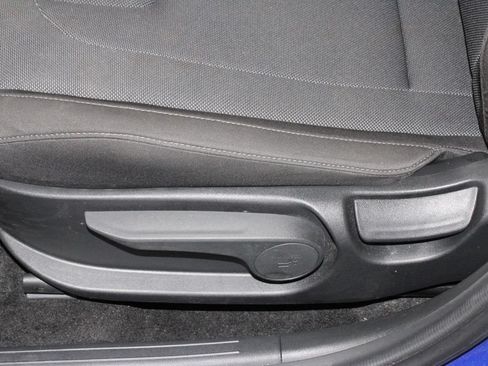Used 2025 Hyundai Elantra SE FWD image 23