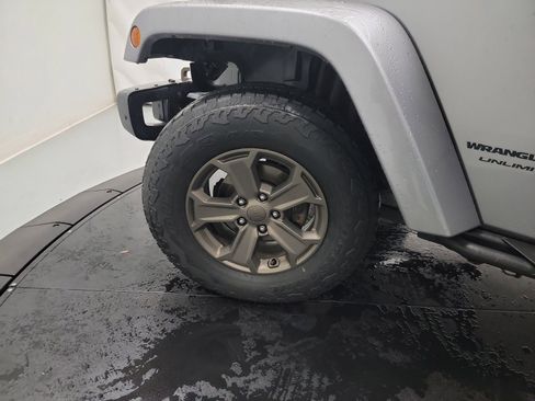 Used 2018 Jeep Wrangler Unlimited Sport image 29