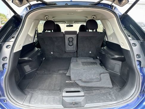 Used 2017 Nissan Rogue SV w/ SV Premium Package AWD/4WD image 30