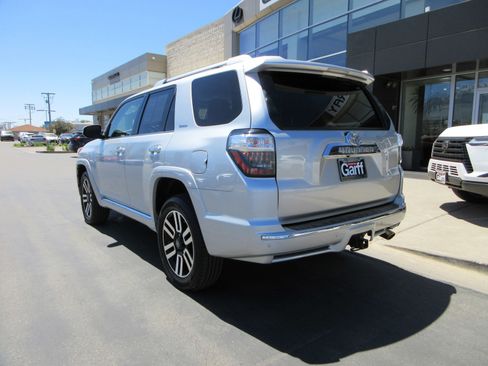 Used 2015 Toyota 4Runner Limited AWD/4WD image 7