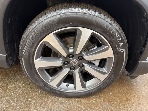 Used 2025 Honda Pilot Elite image 39